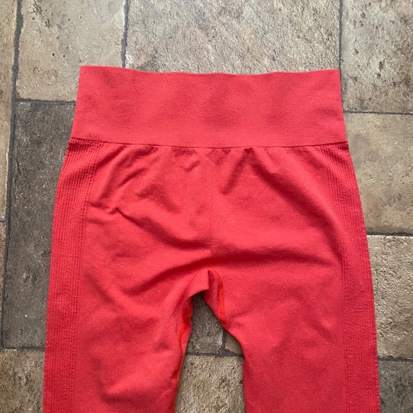 .* SOLD* Bundle of 3- Under armour set - Picture 13 of 16